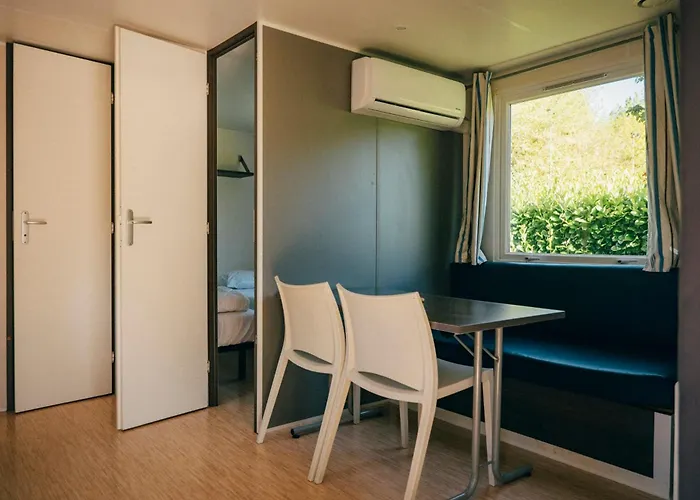 Camping Intercommunal De Beaurepaire (Isere)
