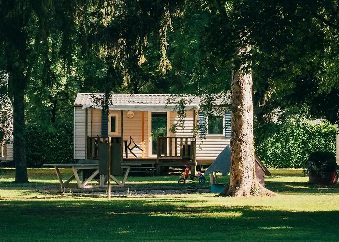 Camping Intercommunal De *
